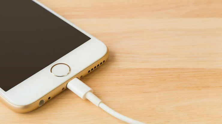 Biaya Service iPhone Tidak Bisa di Charge Semua Seri