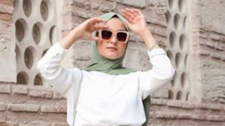 Baju Putih Jilbab Warna Hijau Pastel