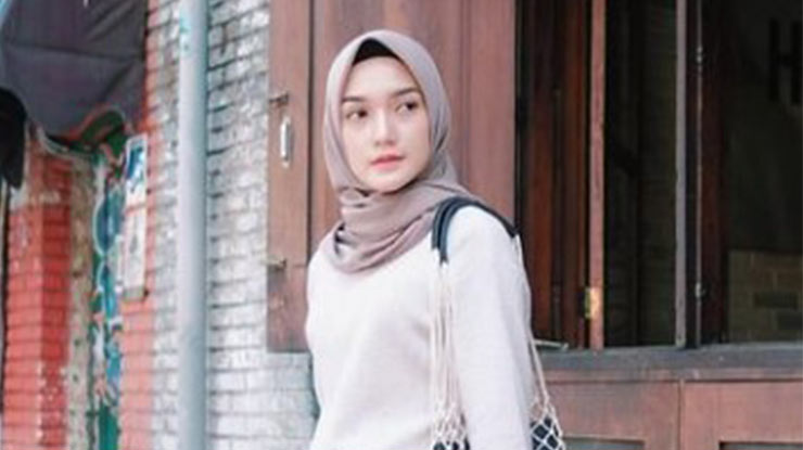 Baju Putih Jilbab Warna Ungu Muda Pastel